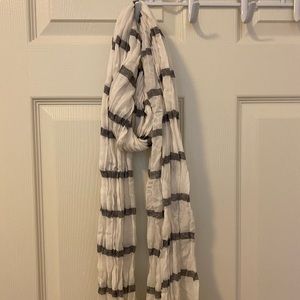 Black and white striped scarf